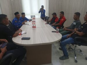 Aksi Didepan Kantor Bupati Halmahera Selatan, Ini Tuntutan LSM Kane