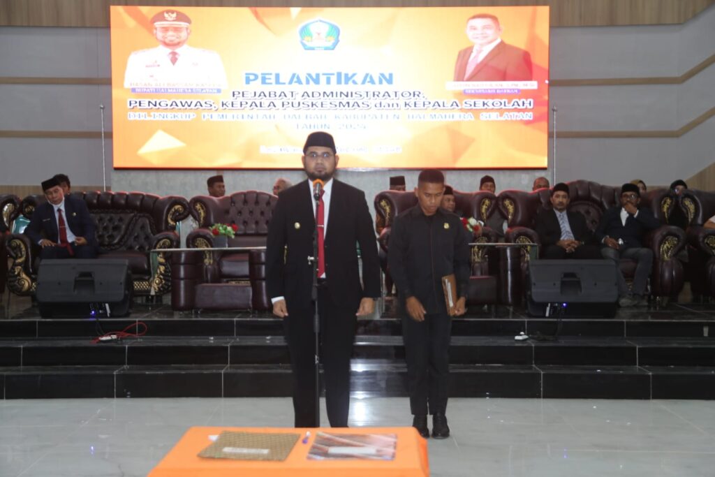 Lantik Pejabat Eselon III dan IV Bassam Kasuba : Penyegaran Itu Perlu