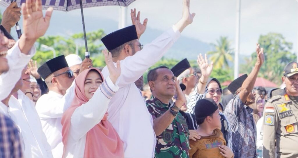 Bupati Bassam Kasuba Lepas 194 CJH Asal Halmahera Selatan