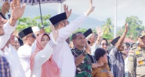 Bupati Bassam Kasuba Lepas 194 CJH Asal Halmahera Selatan