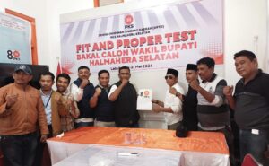 Sudirman A Kahar Kembalikan Formulir Pendaftaran Balon Wakil Bupati ke DPTD PKS  Halsel