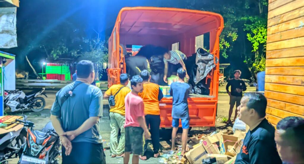 Pemkab Halsel Distribusikan Bantuan di Gane, Lokasi Terdampak Banjir