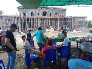 Kedatangan Cabup Haltim M. Farral Aditama Erawan Disambut Antusias Masyarakat Desa Rawamangun.