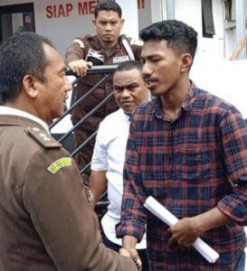 Bupati Haltim Didesak, Risman Ciliu : Jangan Kebiri Hak Guru P3K
