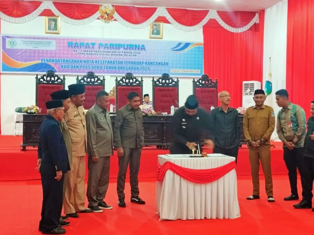 Rapat Paripurna, DPRD Halmahera Selatan Setujui KUA-PPAS APBD 2025