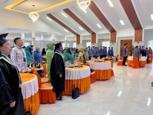 Bupati Bassam Kasuba Buka Pelaksanaan Wisuda Perdana, Sekolah Lansia Maranatha