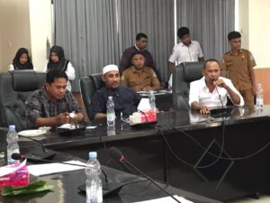 Ketidaknyamanan Terhadap Kepsek, Sejumlah Guru SMP Negeri 6 Hearing di DPRD Halsel, Ada Apa?
