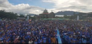 Masyarakat Haltim Membanjiri Lapangan Rawamangun, “Buang Lama, Ganti Baru” Bergema di Kampanye Akbar M. Farrel Aditama