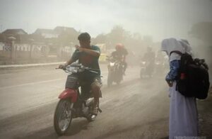 Debu Pekat Selimuti Kota Weda, Warga Desak Pemerintah dan Perusahaan Bertindak Tegas