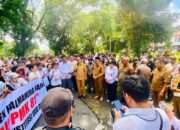 Puluhan Massa APDESI dan BPD Geruduk Kantor Bupati Halbar, Tuntut Penolakan PMK 81/2025 dan Pembayaran Siltap